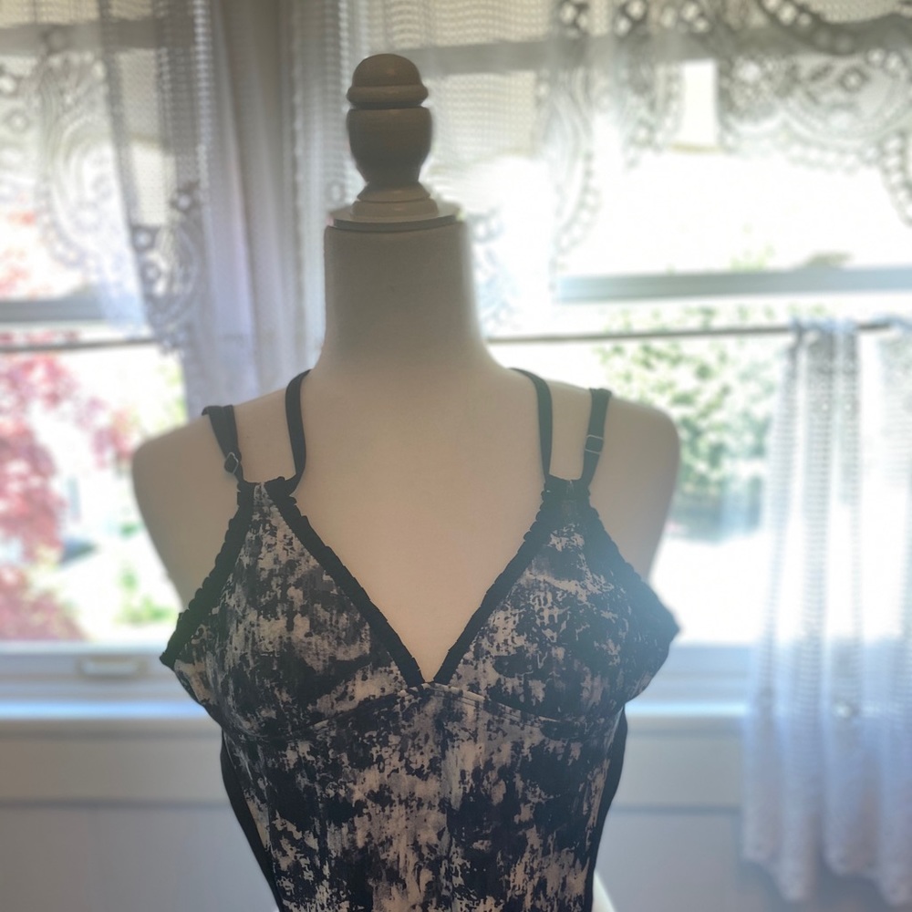 Athleta 1 piece bathing suit size XS
